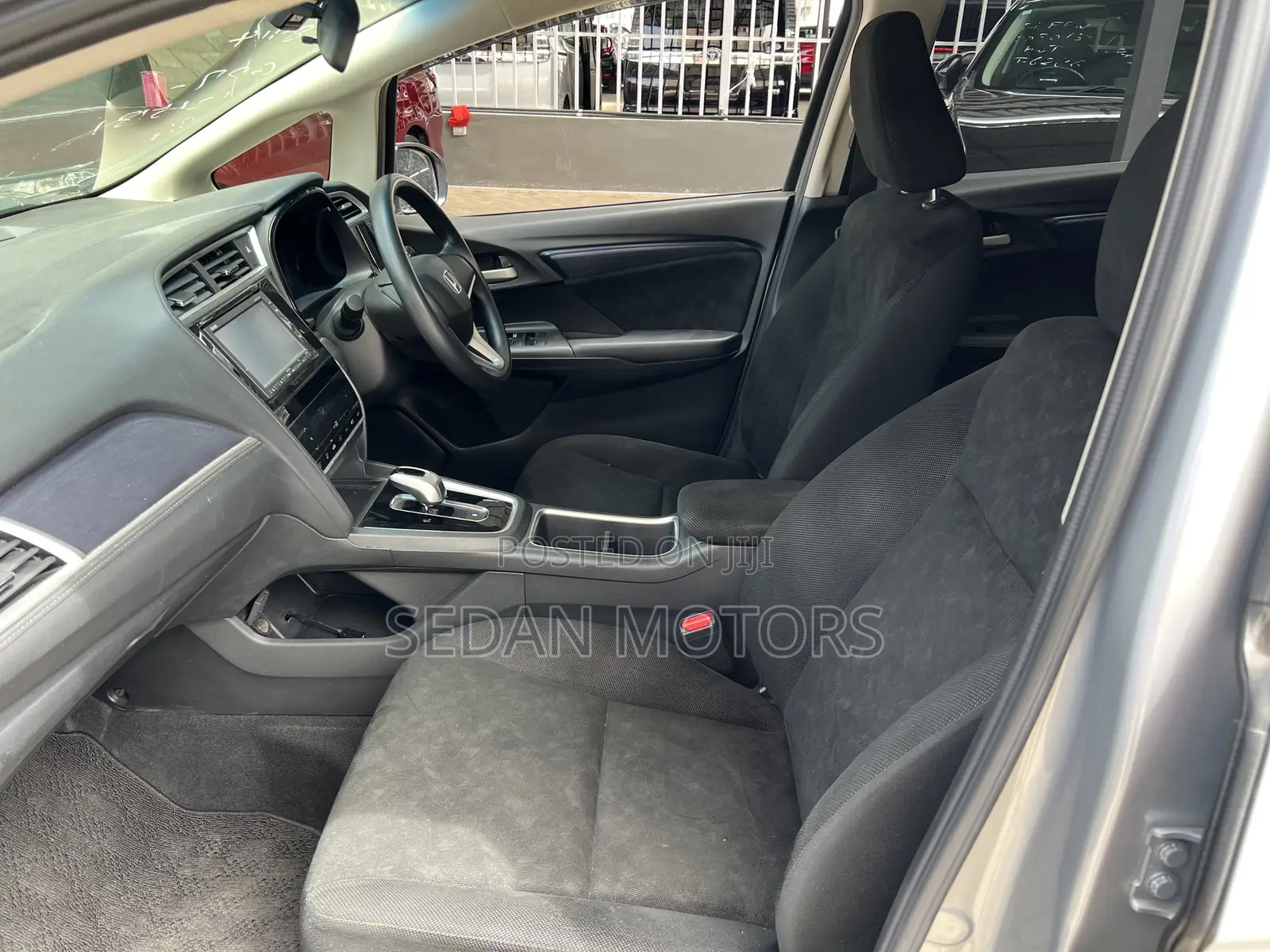 Honda Fit Shuttle 2019 Silver