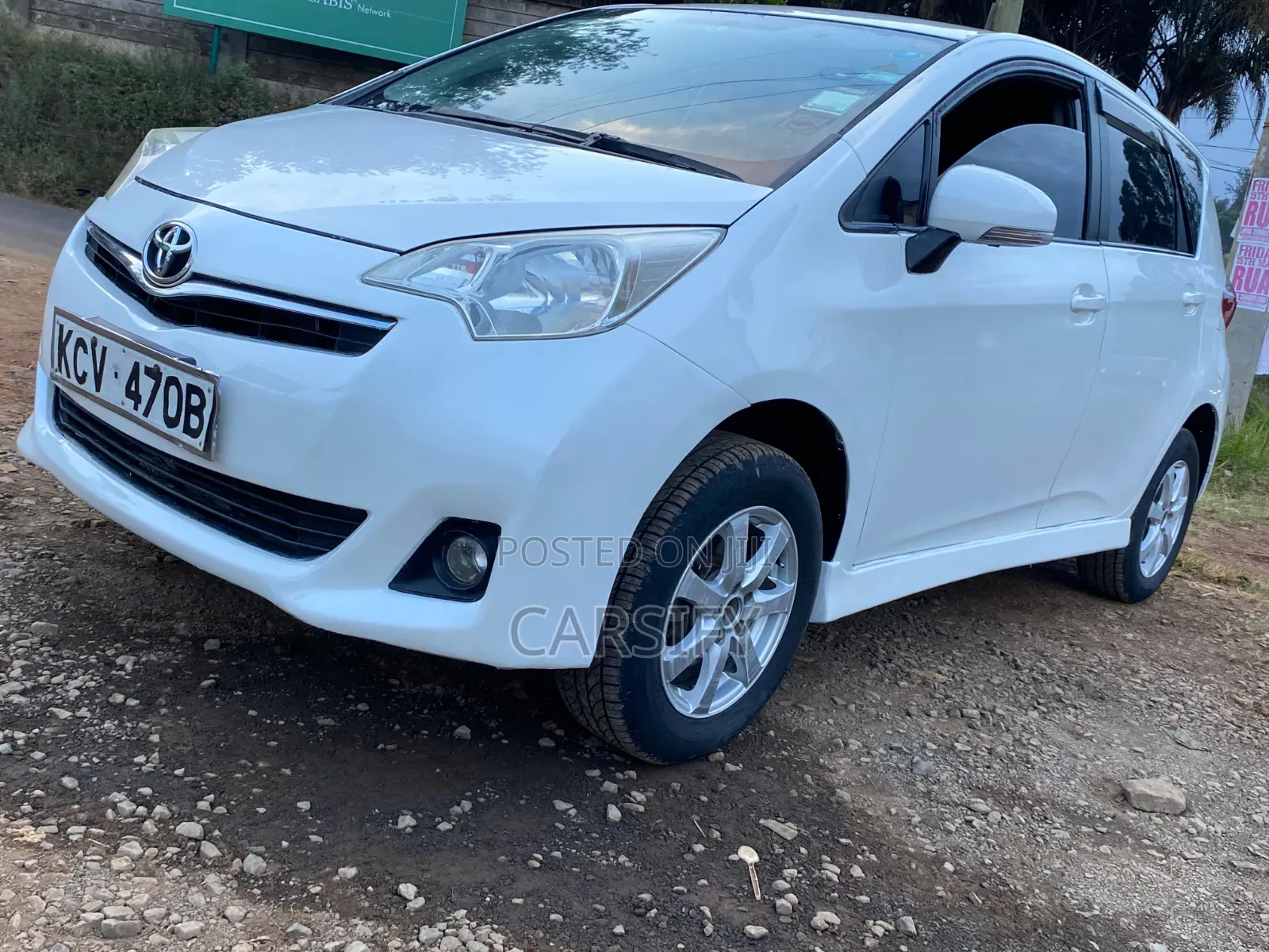 Toyota Ractis 2012 Pearl