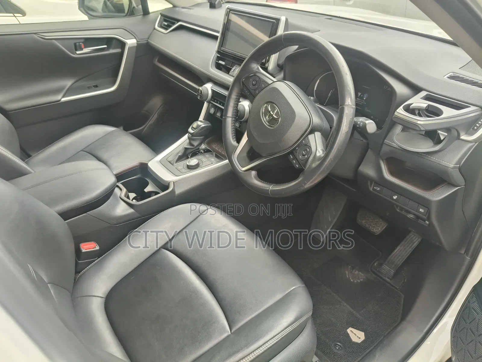Toyota RAV4 Limited AWD 2019 White