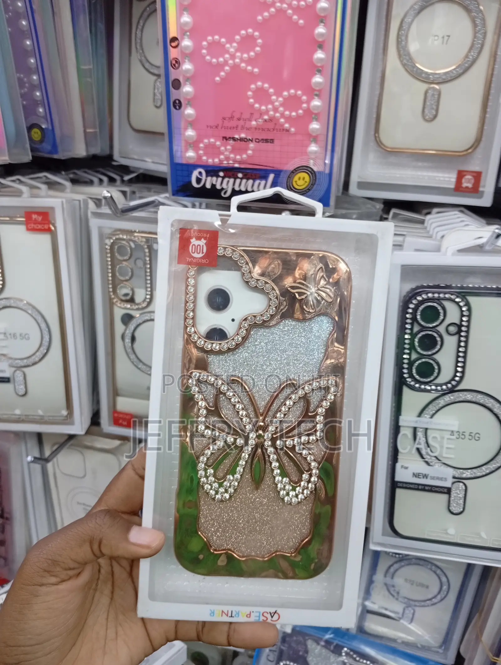 iPhone 13 Series Prominent Rhinestone-Encrusted Cover