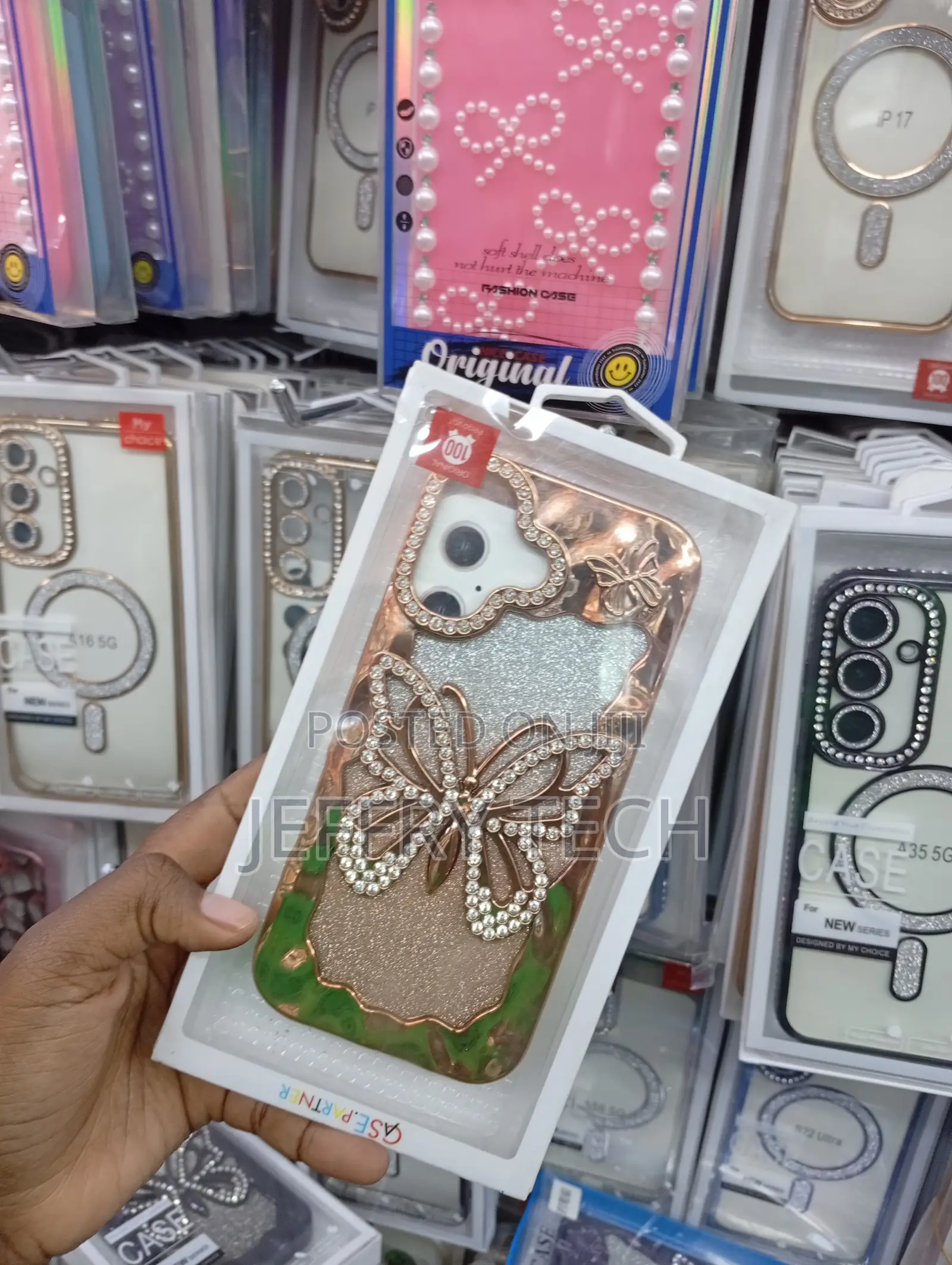 iPhone 13 Series Prominent Rhinestone-Encrusted Cover