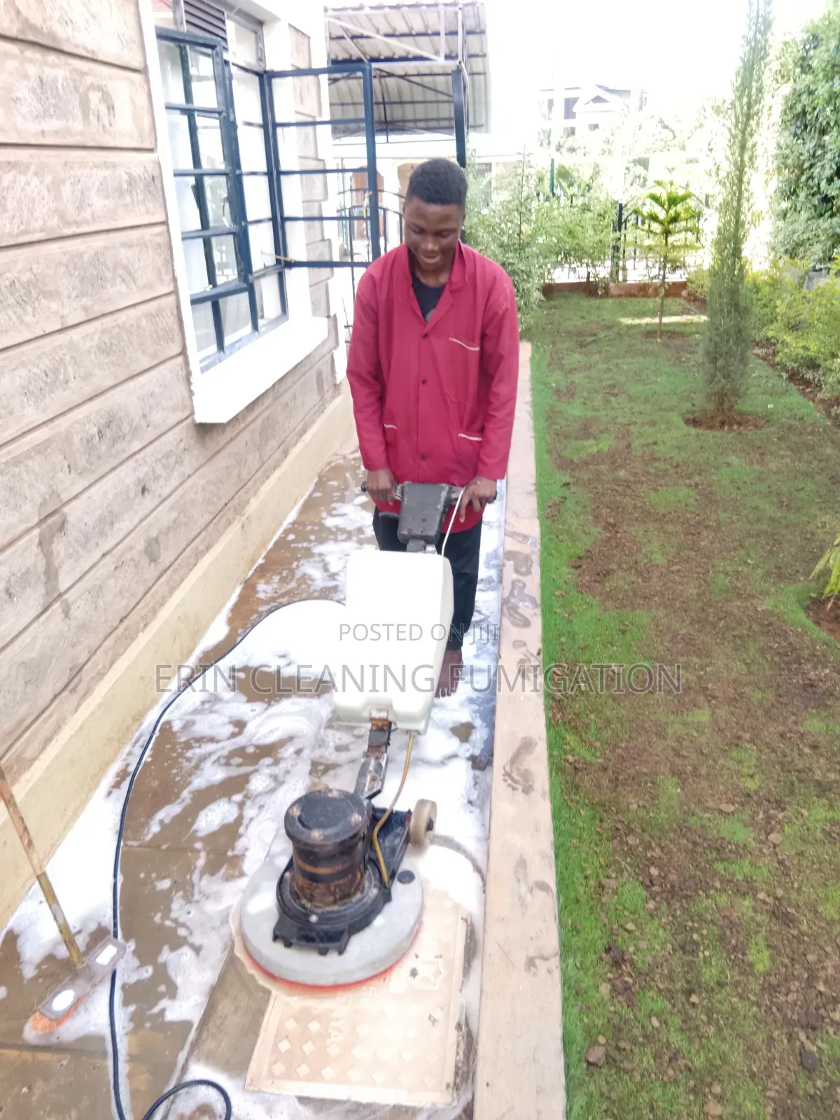 House Deepcleaning Floor Scrubbing