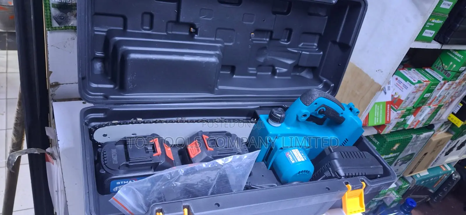 Cordless Battery Powersaw