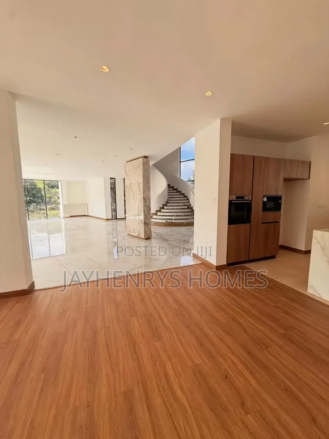 5bdrm Villa in Nyari for sale