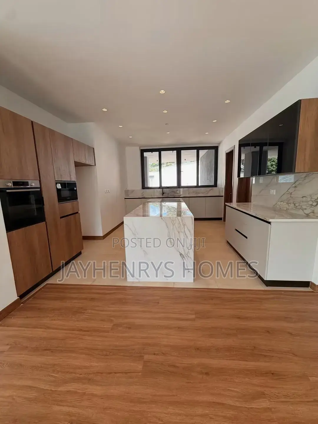 5bdrm Villa in Nyari for sale