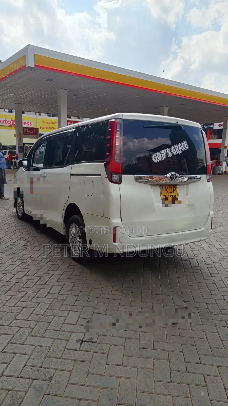 Toyota Noah 2017 White
