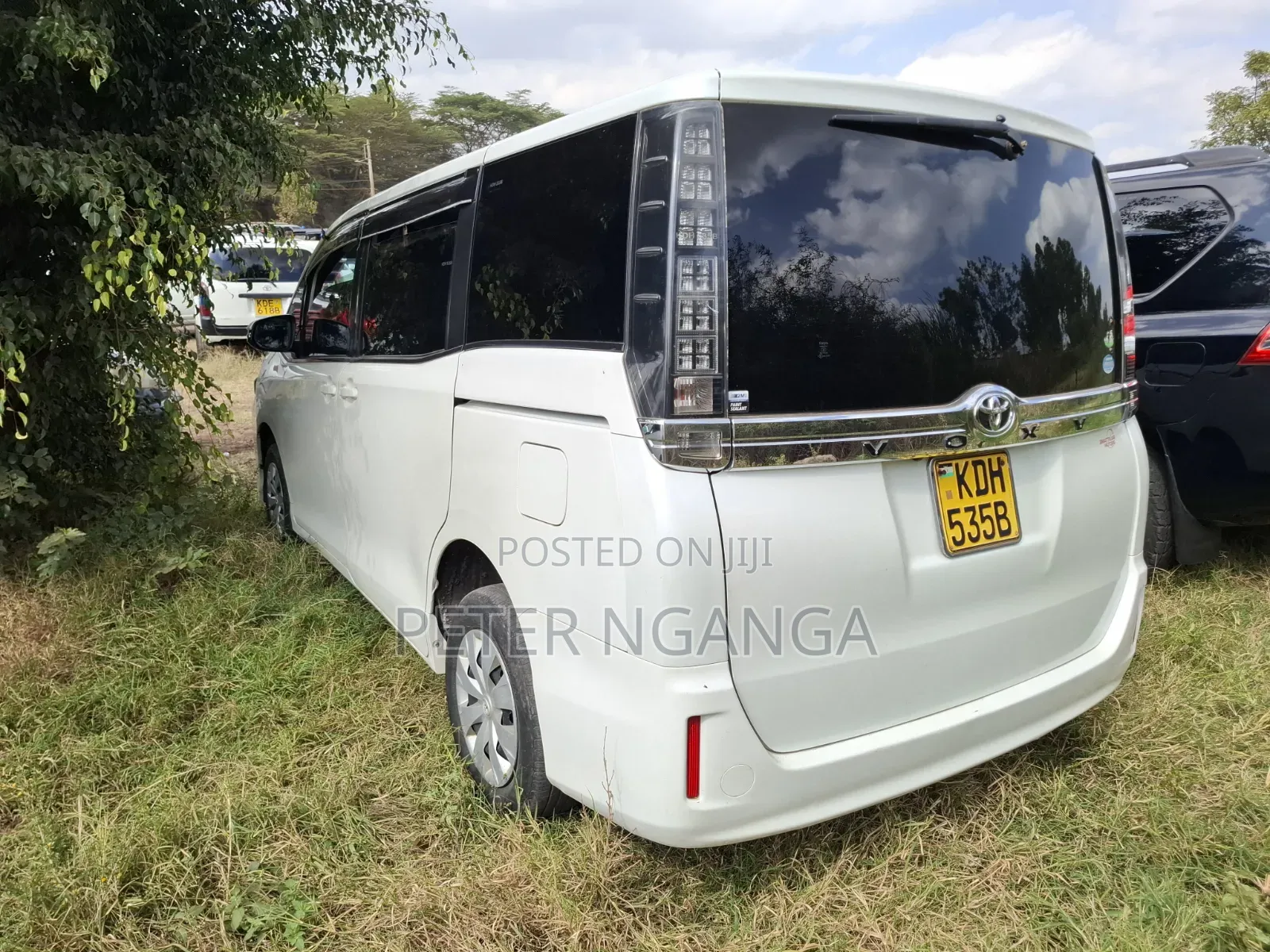 Toyota Voxy SV Premium 2014 White