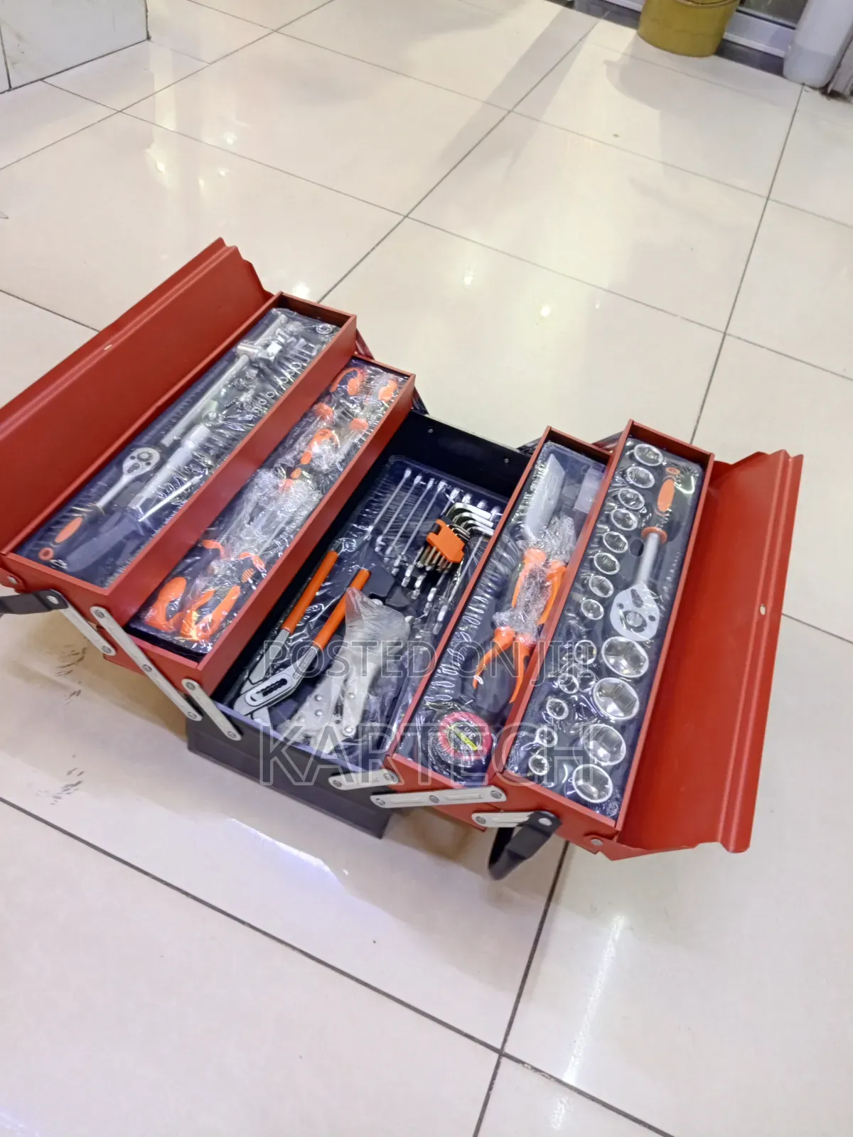 85 PCS Mechanic Tool Kit With Socket Set and Steel Tool Chest