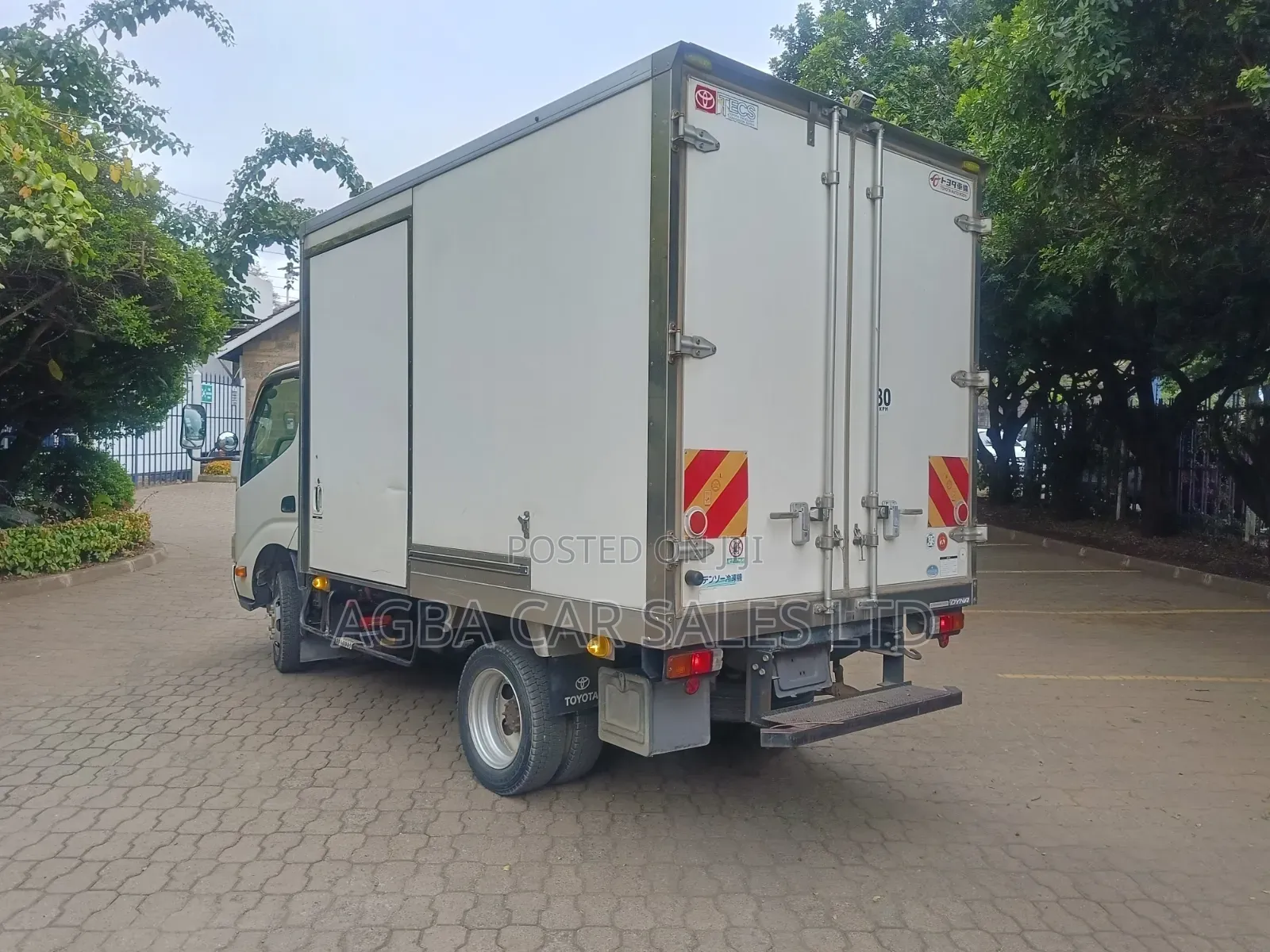 Toyota Dyna,2014model,3000cc Diesel Engine and Manual Transmission 