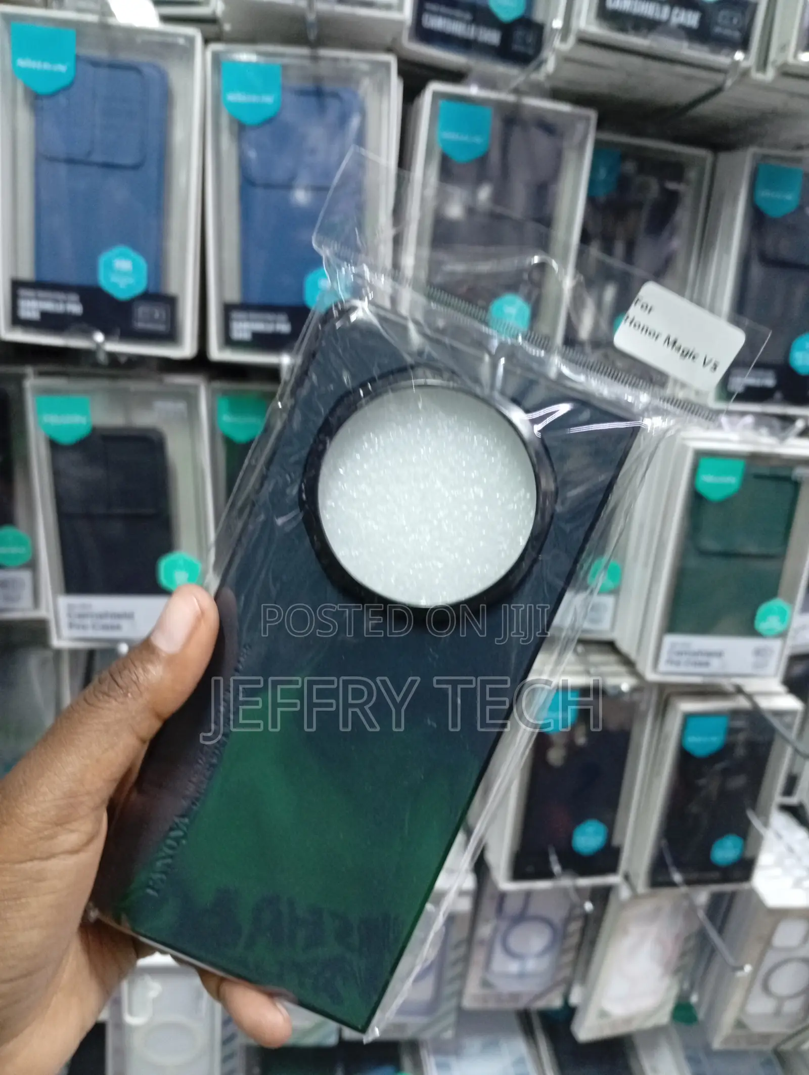 Honor Magic V5 Deep Green and Smoky Black Dual-Tone Case