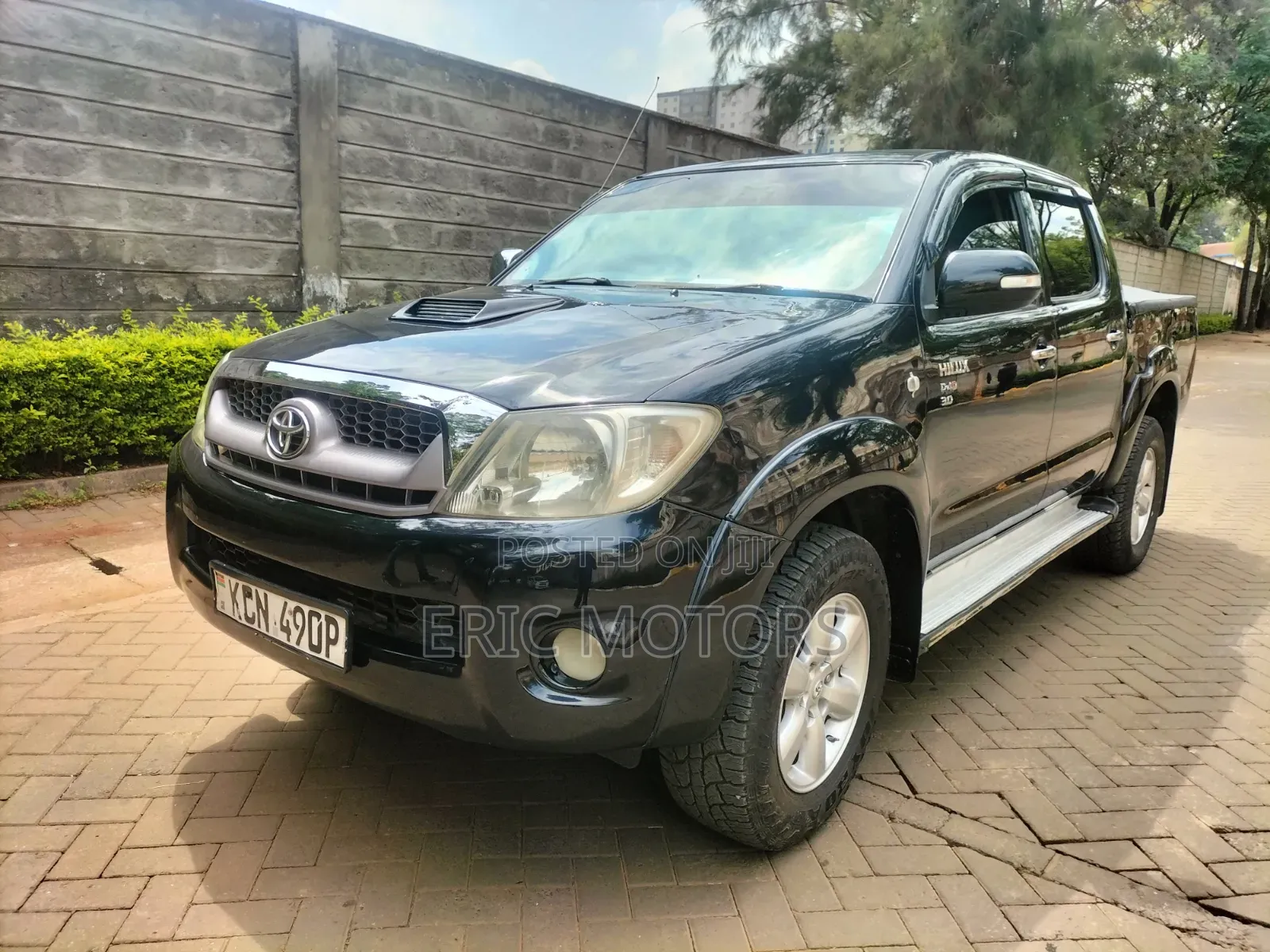 Toyota Hilux 2010 Black