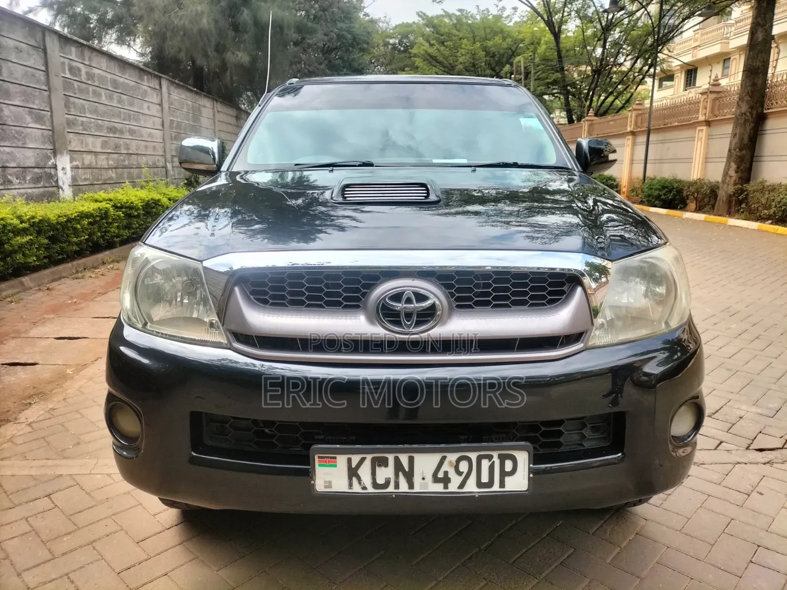 Toyota Hilux 2010 Black