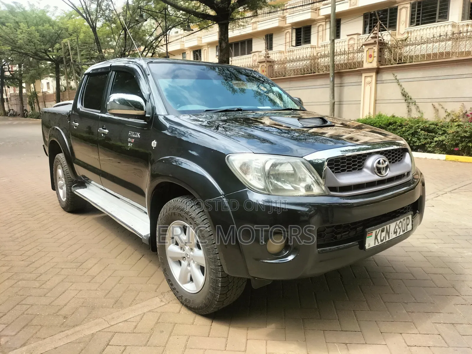 Toyota Hilux 2010 Black