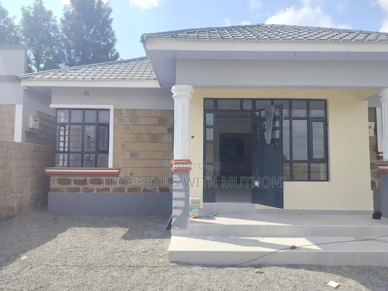 4bdrm Bungalow in Nkoroi for sale