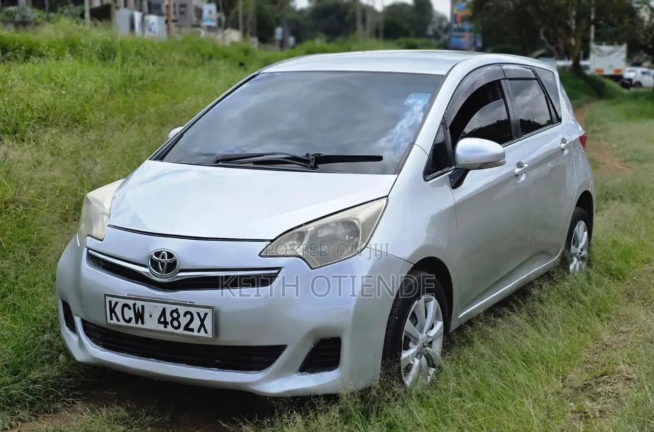 Toyota Ractis 2012 Silver