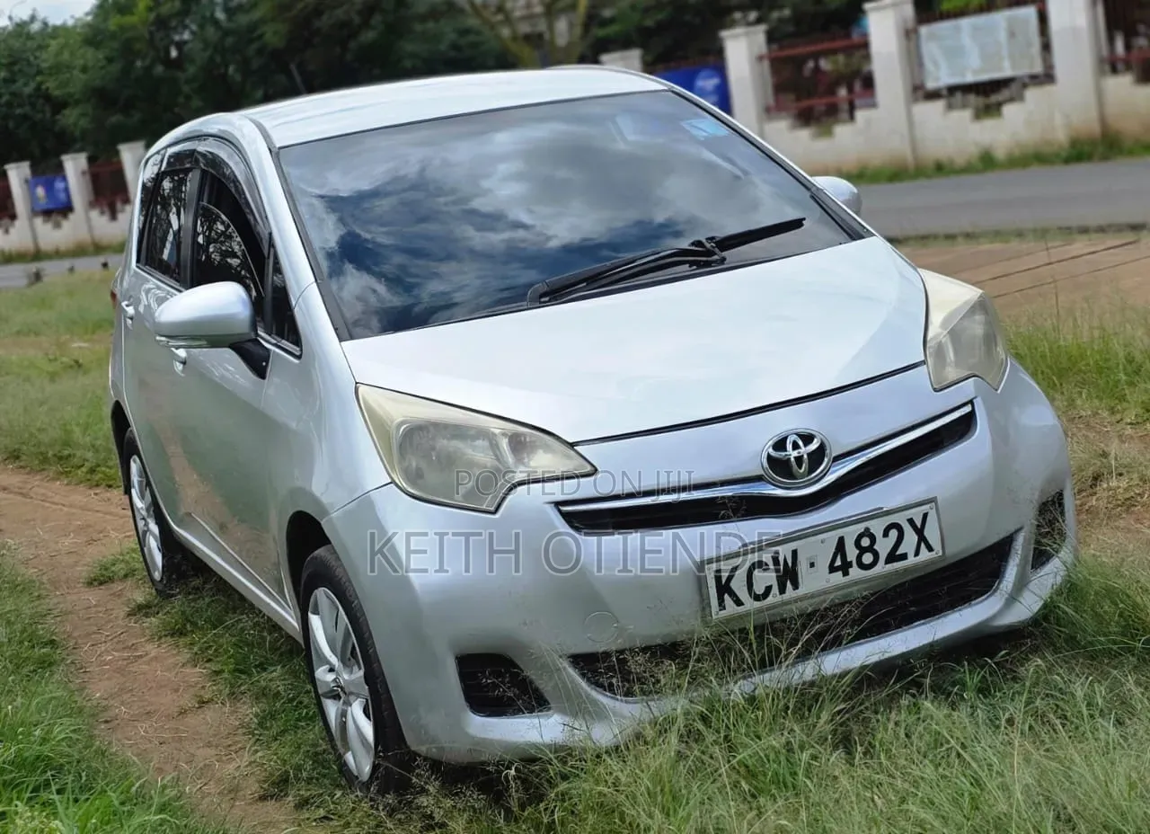 Toyota Ractis 2012 Silver
