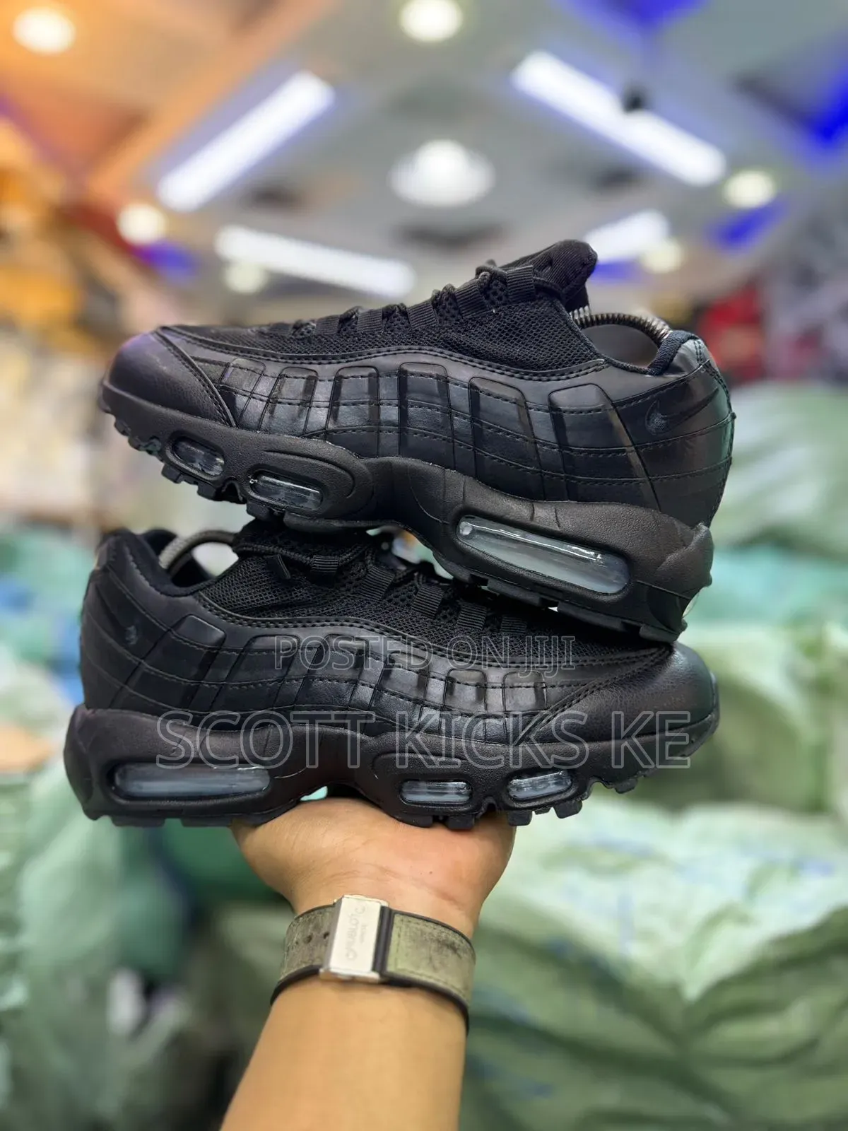 Nike Airmax 95 Og”. Triple Black “
Quality Leather
