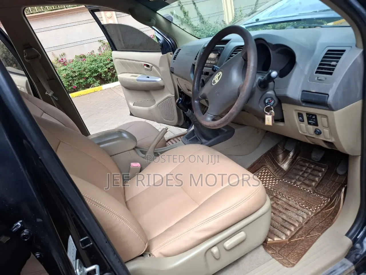 Toyota Hilux 2011 Gray