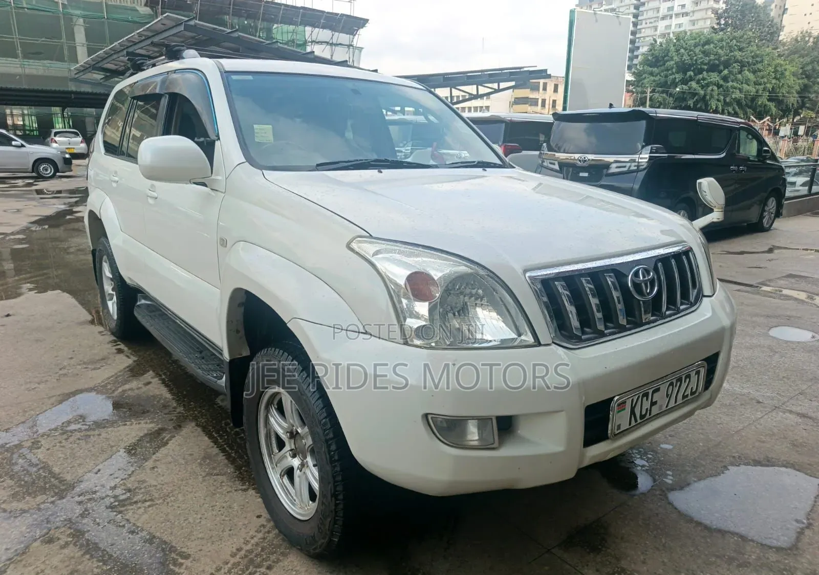 Toyota Land Cruiser Prado 2009 White