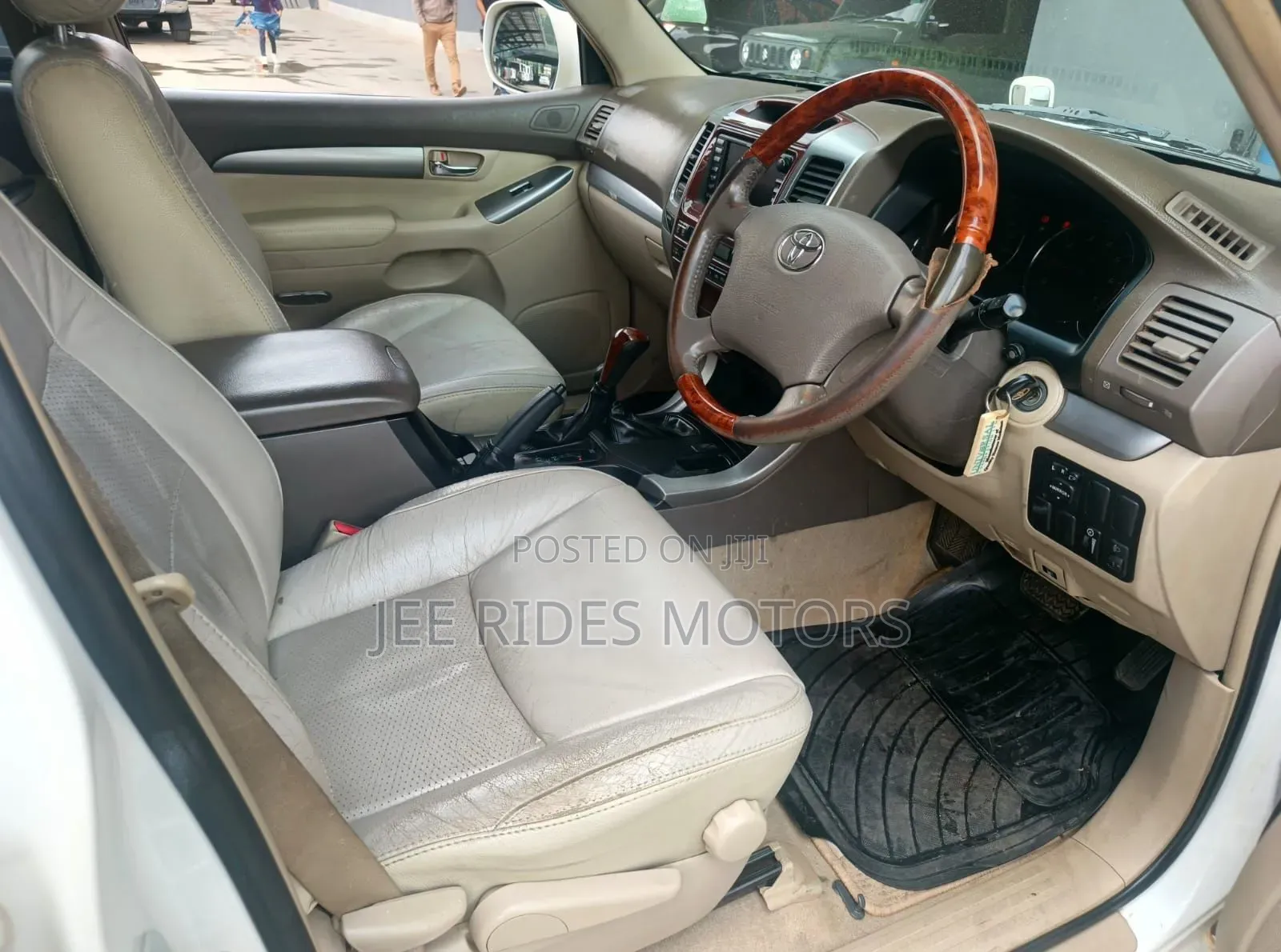Toyota Land Cruiser Prado 2009 White