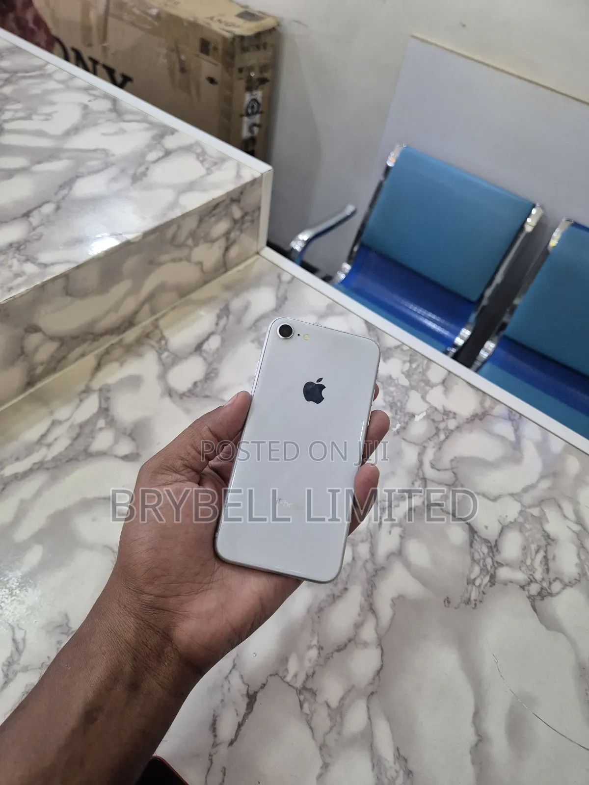 Apple iPhone 8 64 GB White