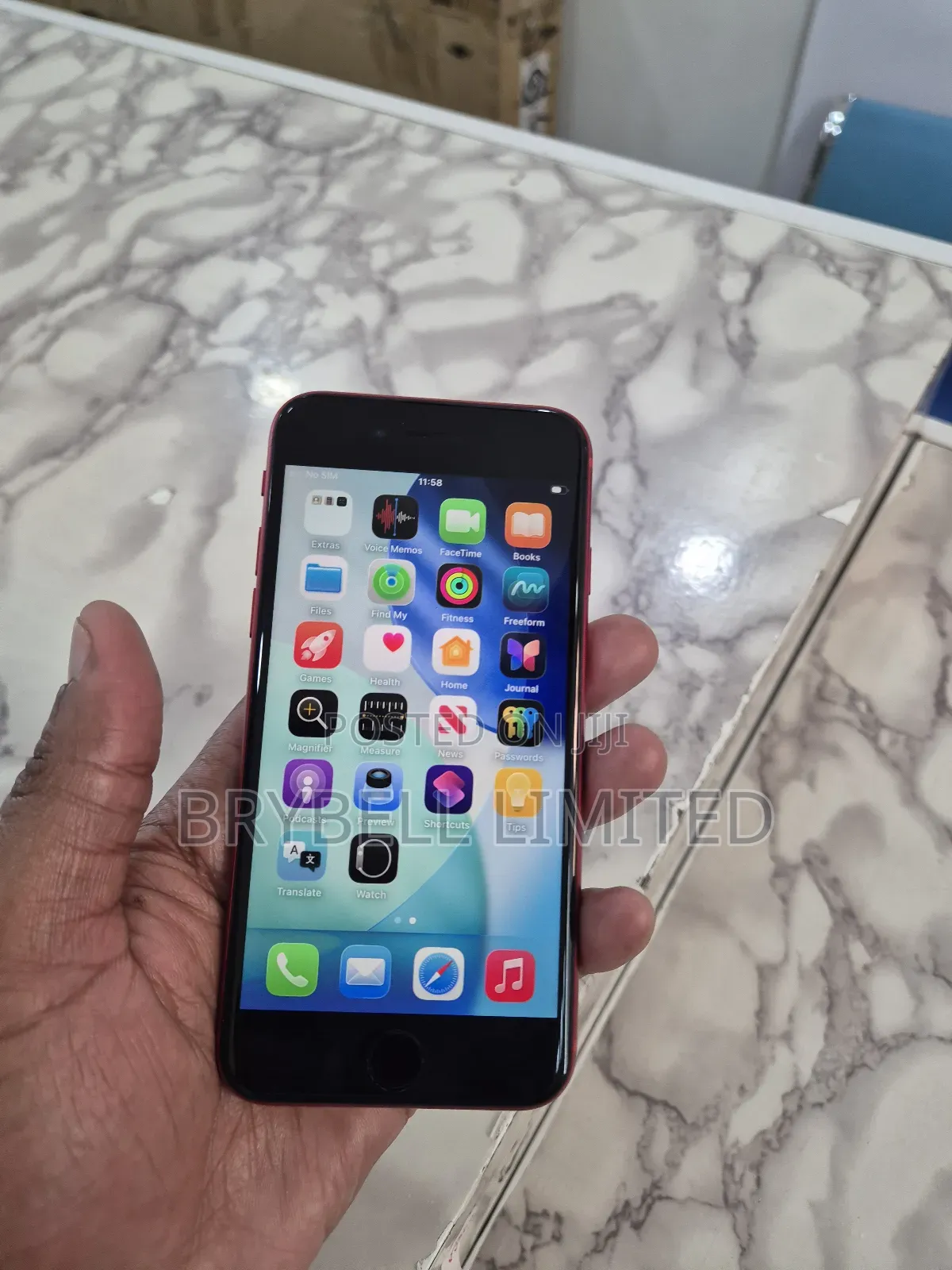 Apple iPhone SE (2020) 64 GB Red
