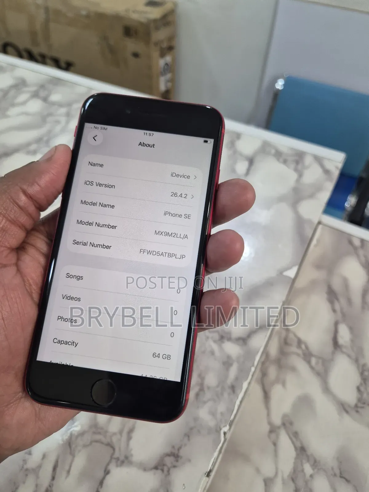 Apple iPhone SE (2020) 64 GB Red
