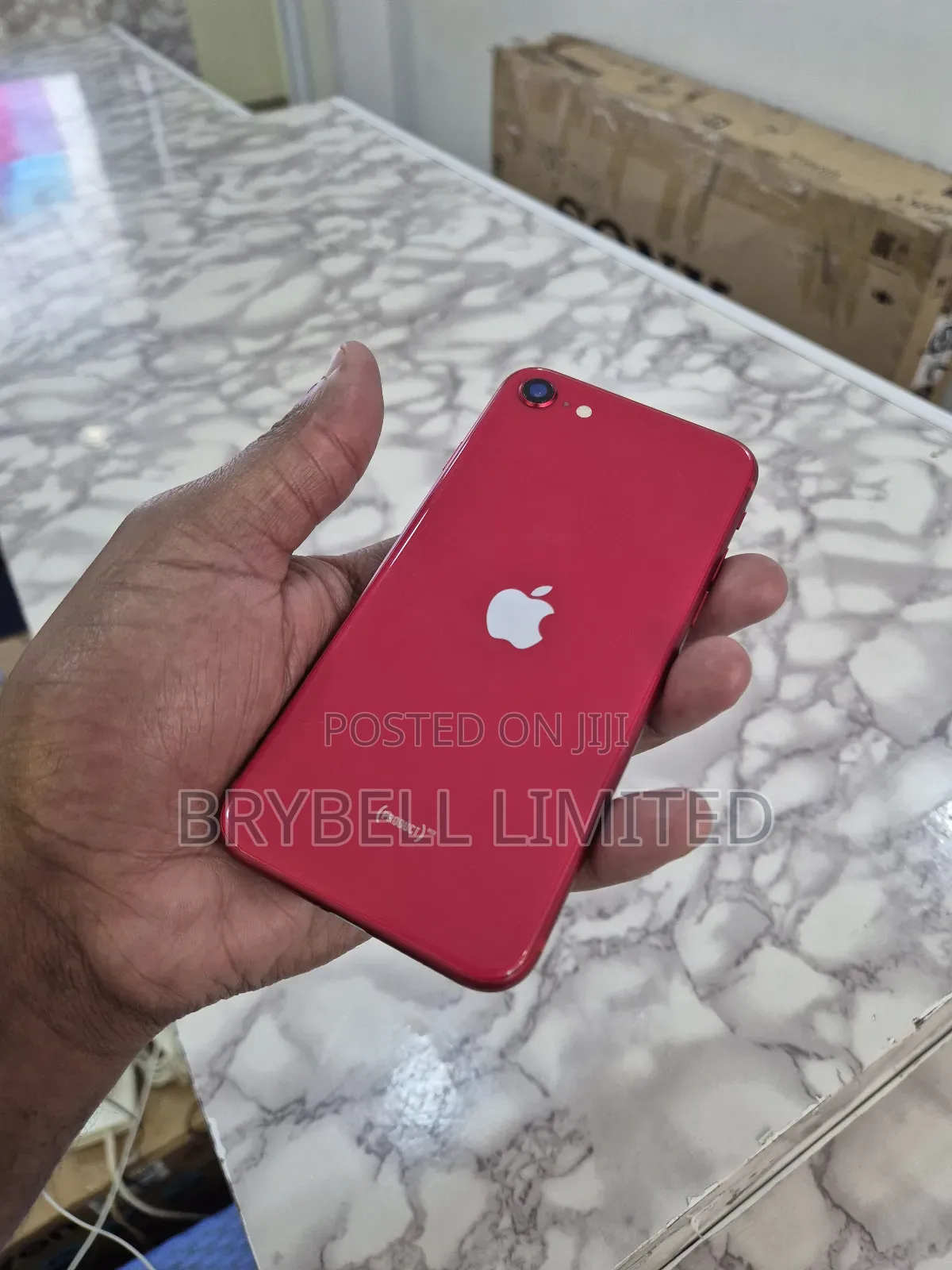 Apple iPhone SE (2020) 64 GB Red