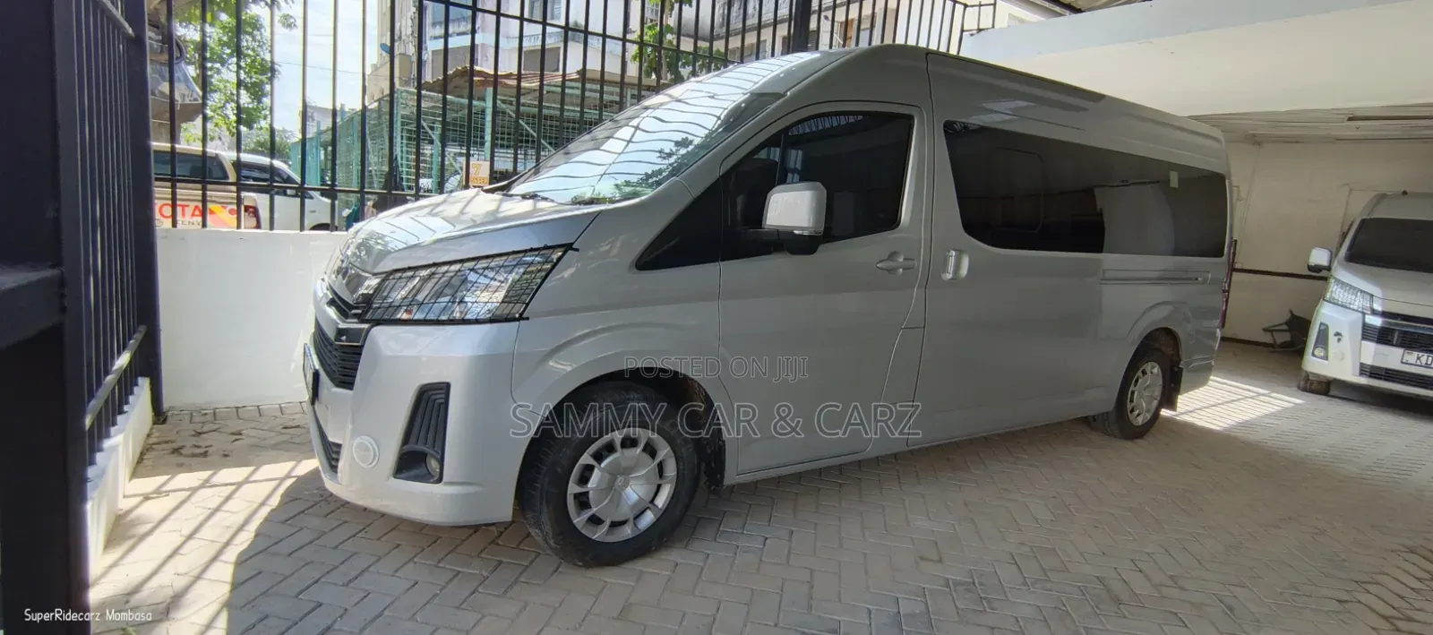 Toyota HiAce 2021 Silver