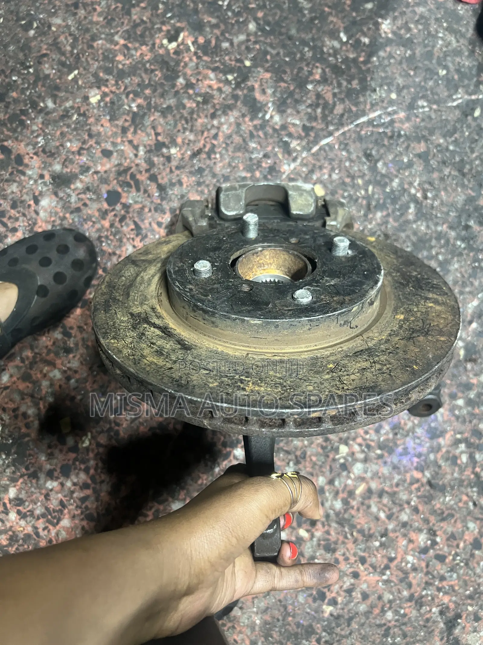 Front Hub Suzuki Solio