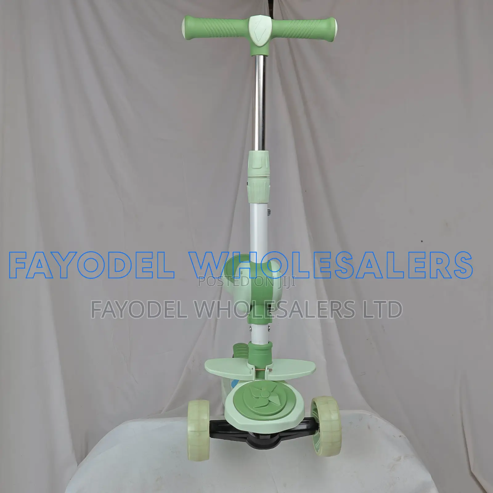 Adjustable Green Kids Scooter With Removable Seat