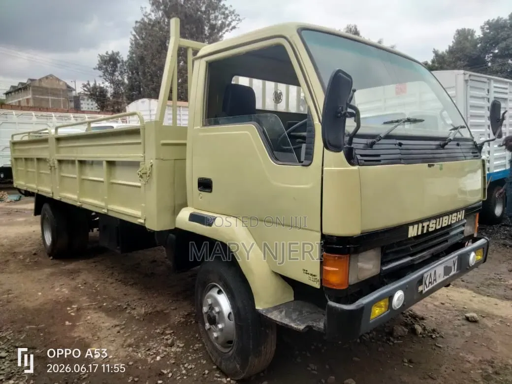 Mitsubishi Fh100 Truck 1990 Beige
