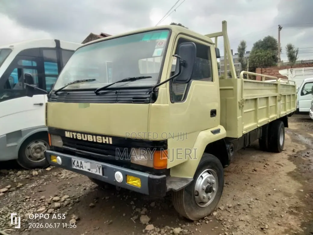 Mitsubishi Fh100 Truck 1990 Beige