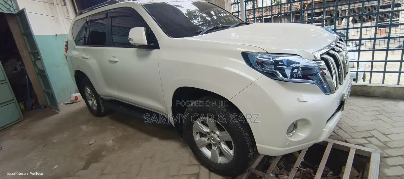 Toyota Land Cruiser Prado 2018 White