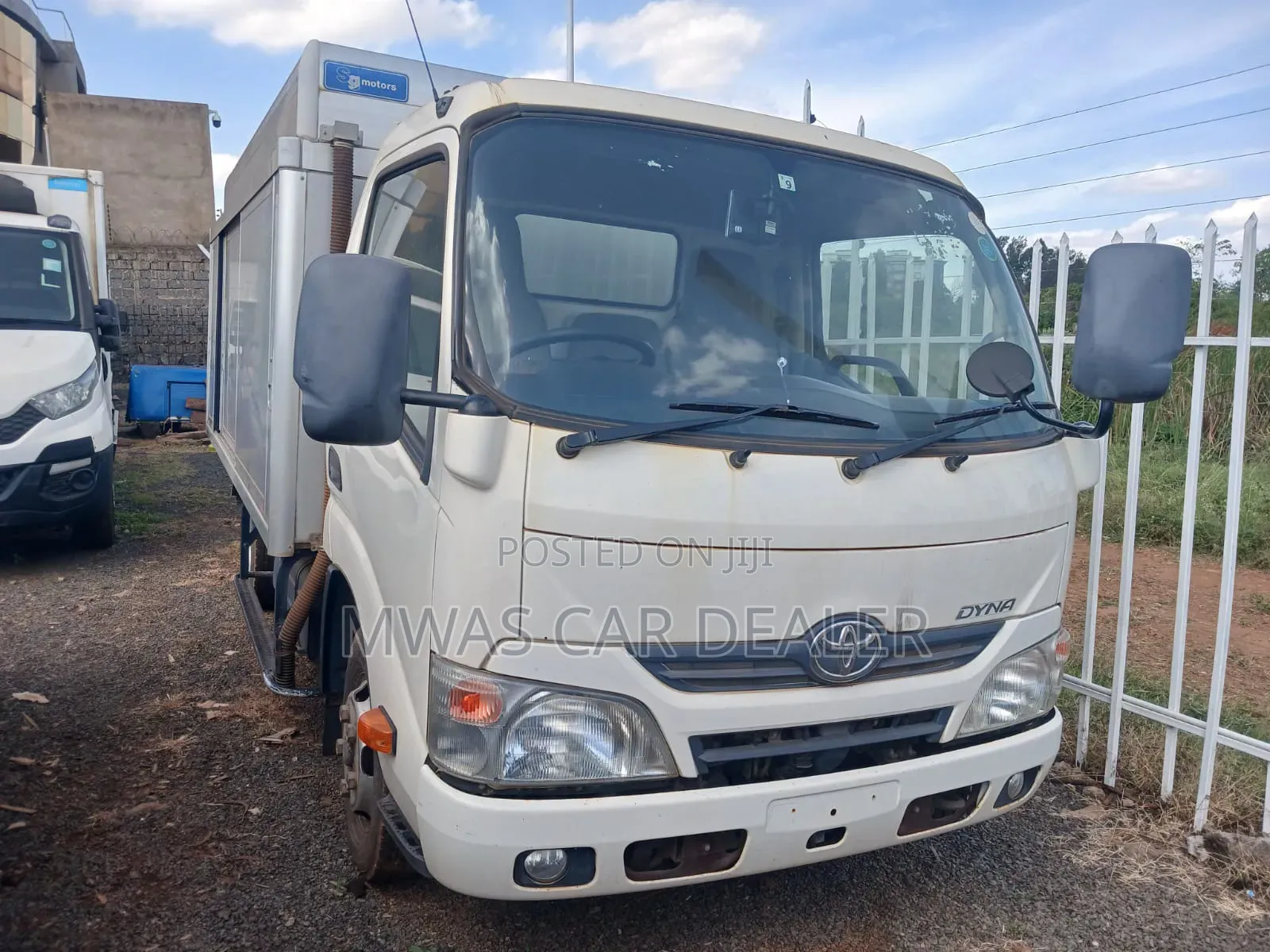 Selling Toyota Dyna Diesel 4000 Cc Automatic