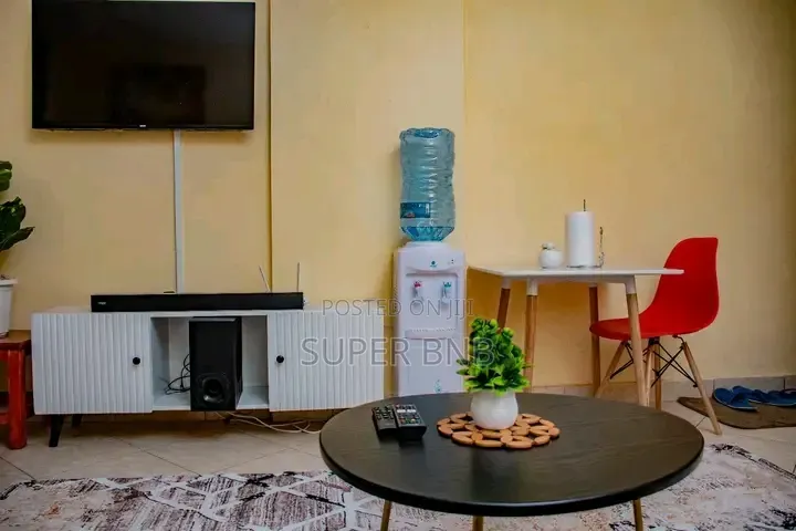 Studio and 1 Bedroom Airbnb in Oj Membley Along the Eastern Bypass.
