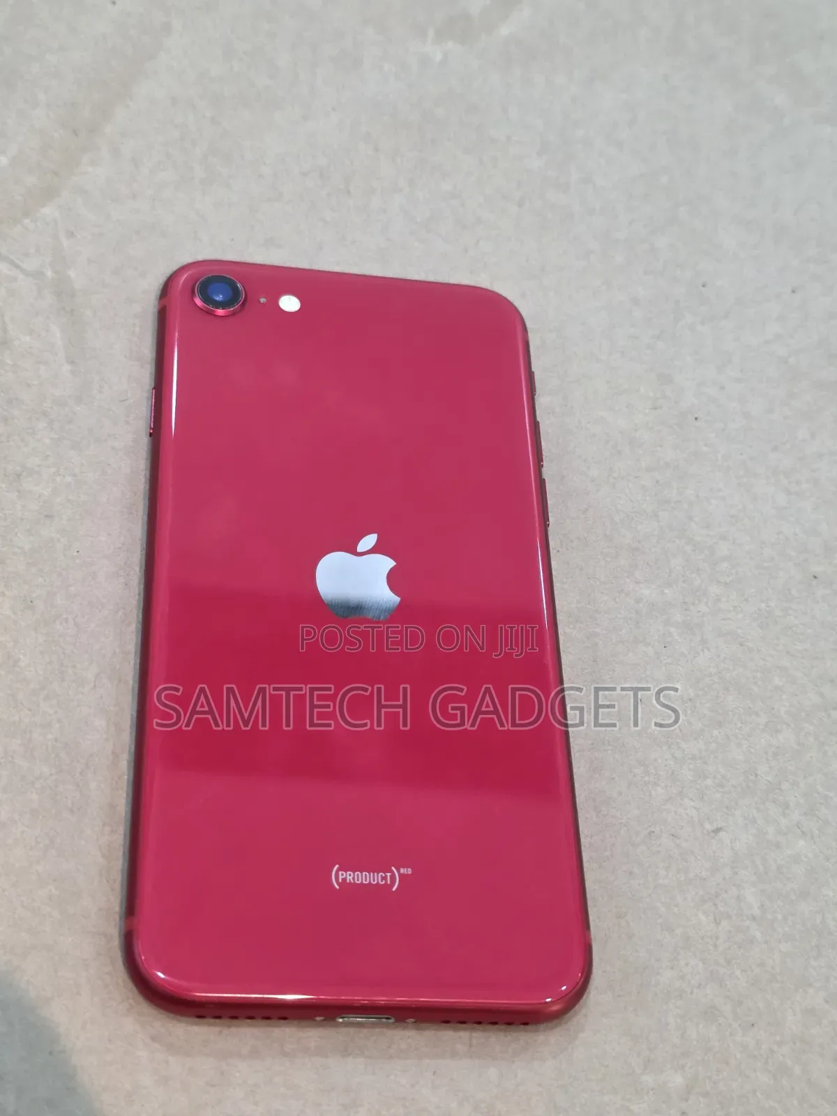Apple iPhone SE (2020) 64 GB Red