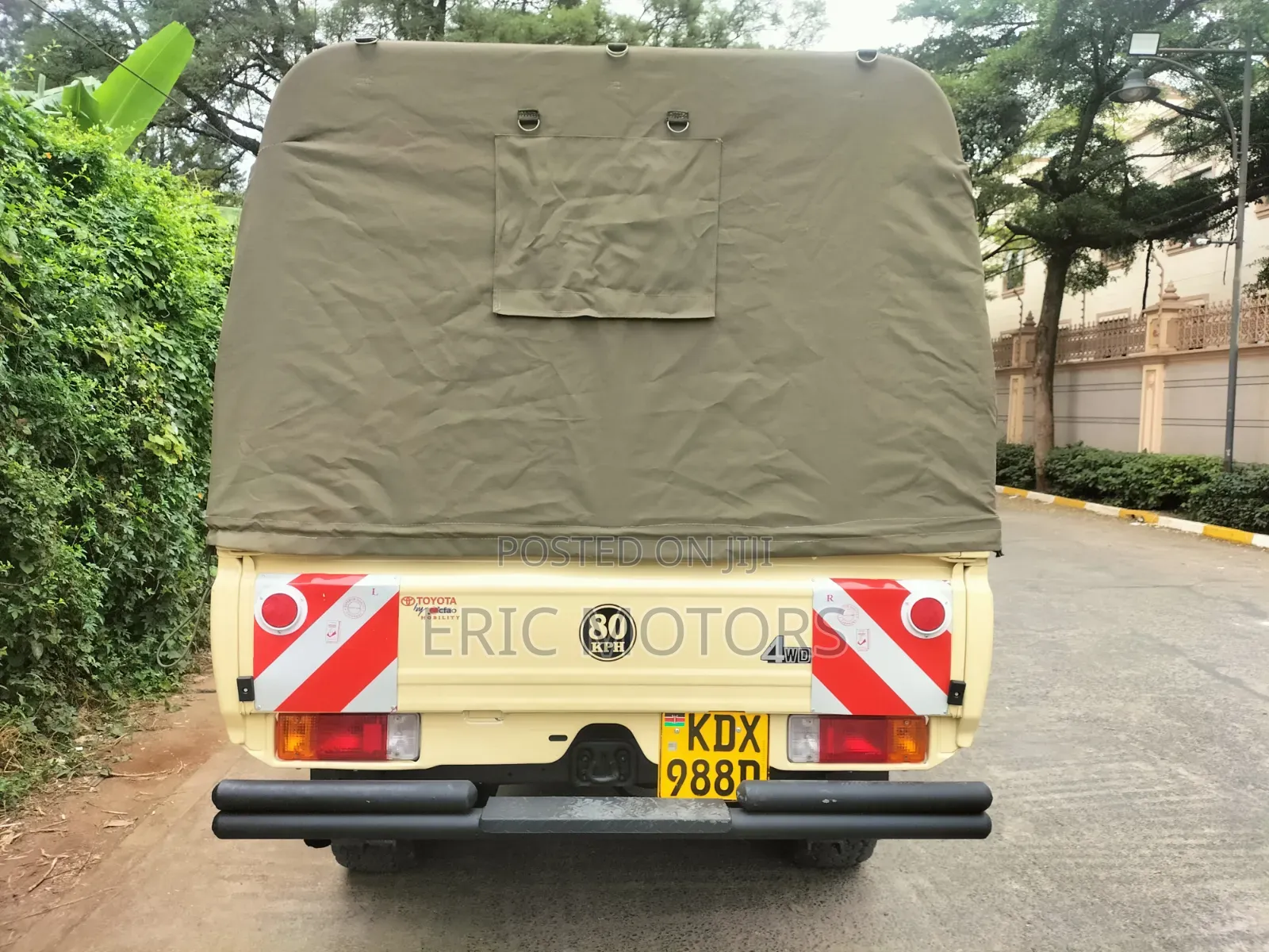 Toyota Land Cruiser 2005 Gold
