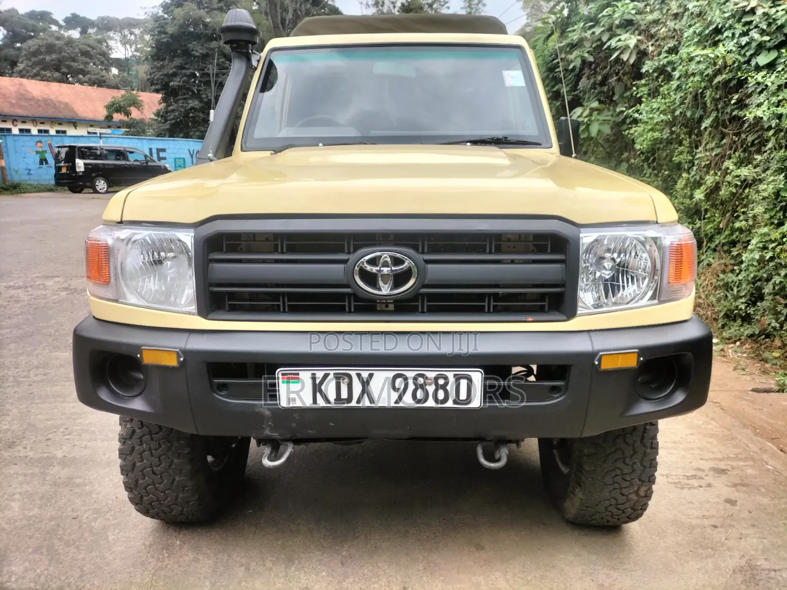 Toyota Land Cruiser 2005 Gold