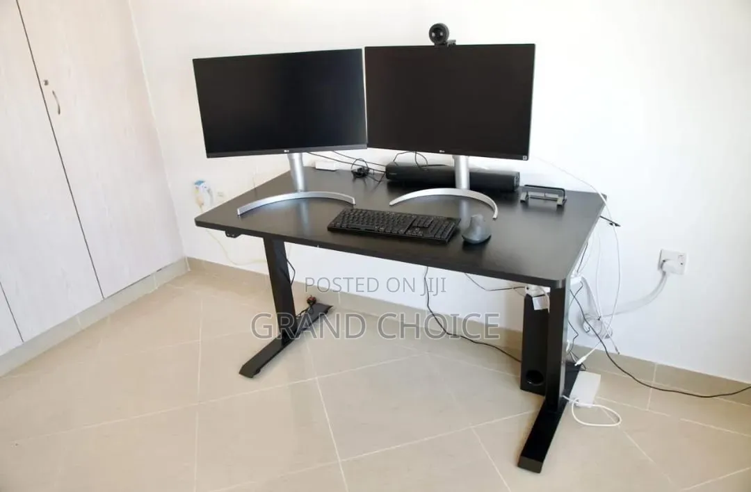 1.2m Black Adjustable Table