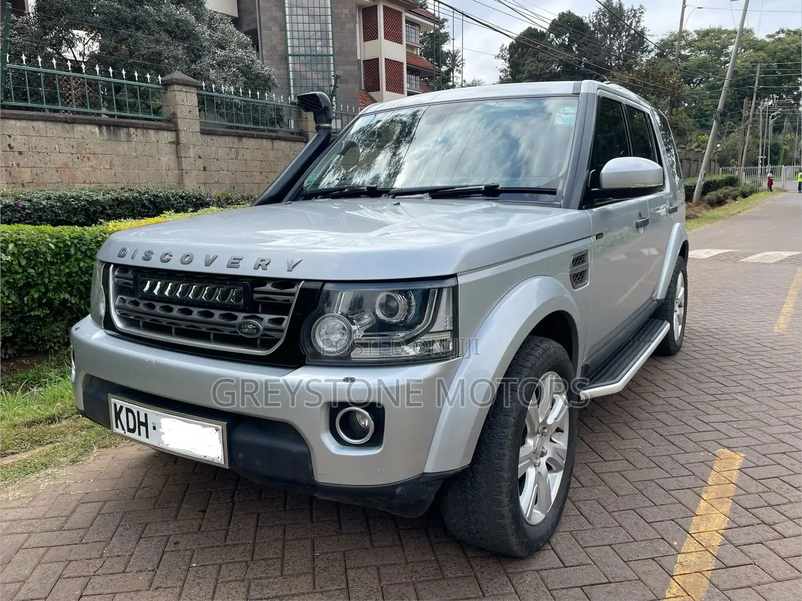 Land Rover Discovery 2015 Silver