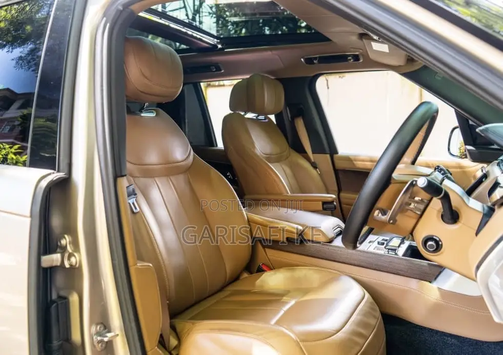Land Rover Range Rover Vogue 2021 Gold