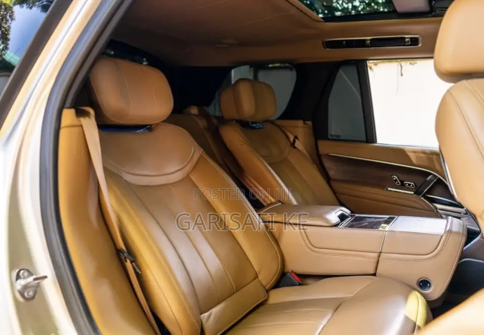 Land Rover Range Rover Vogue 2021 Gold