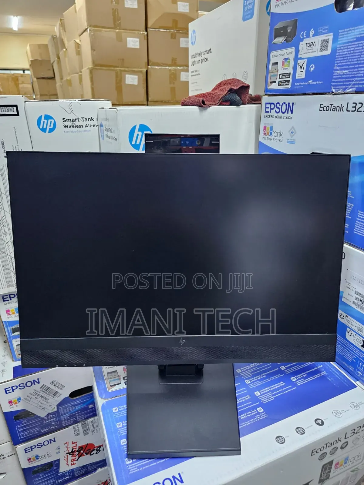 Hp Monitor Edge to Edge 24" With Webcam Microphone and Speaker