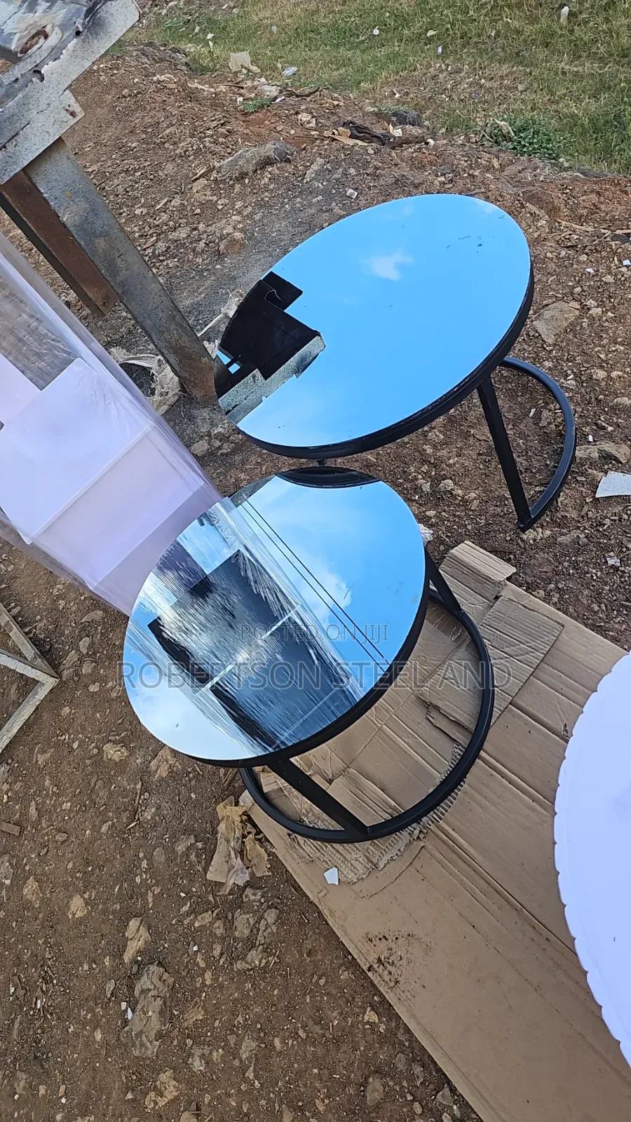 Round Nest Table