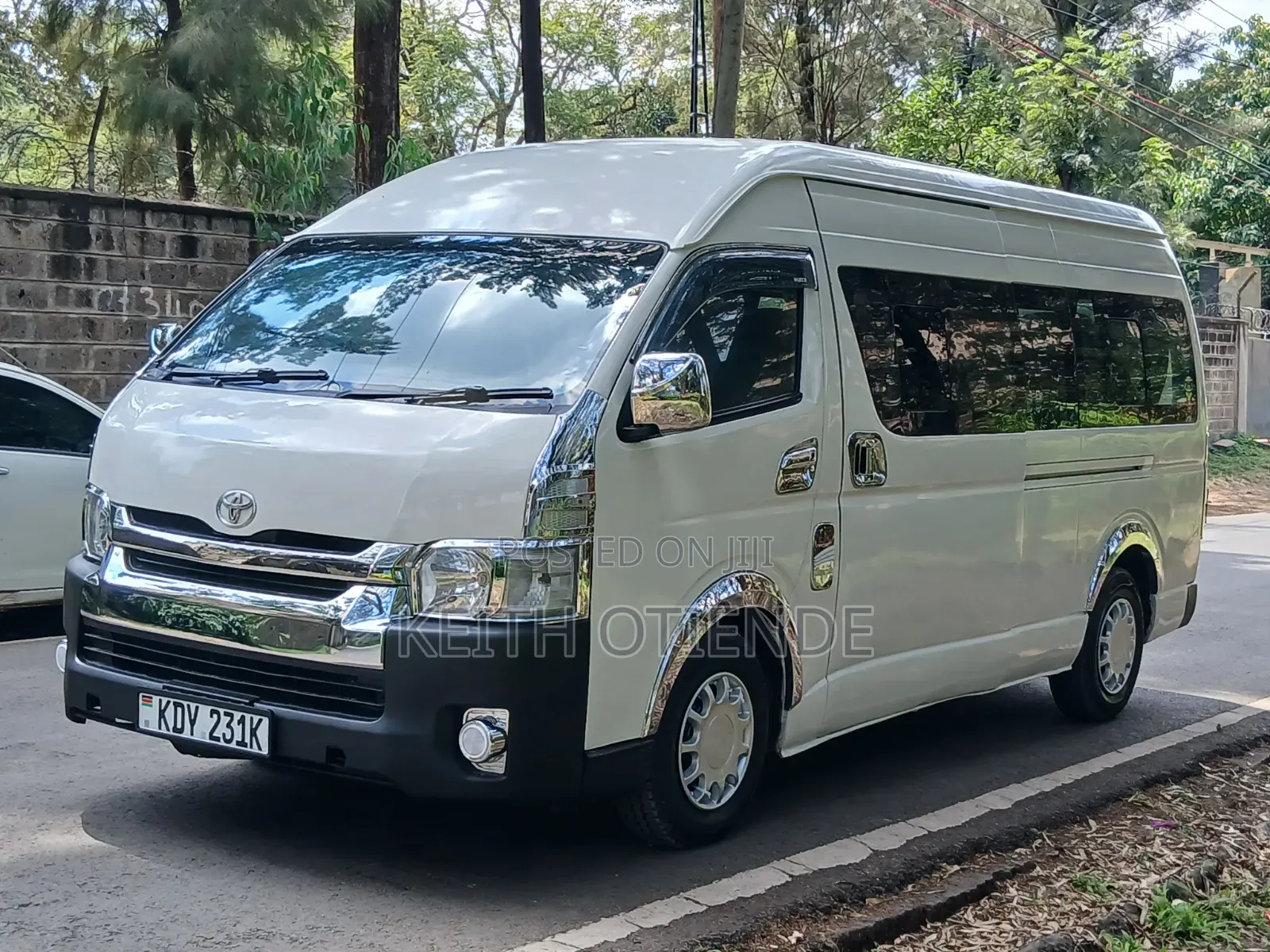 Toyota HiAce 2019 White