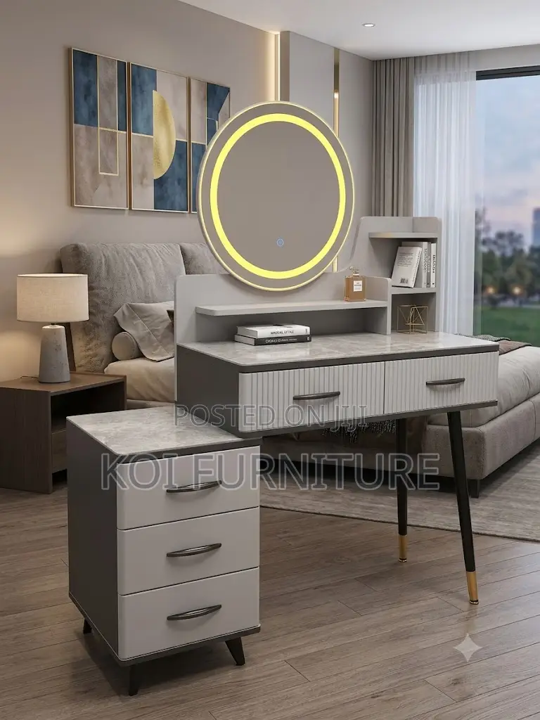 Dressers; Classic Bedroom Elegant Dressing Vanity Table