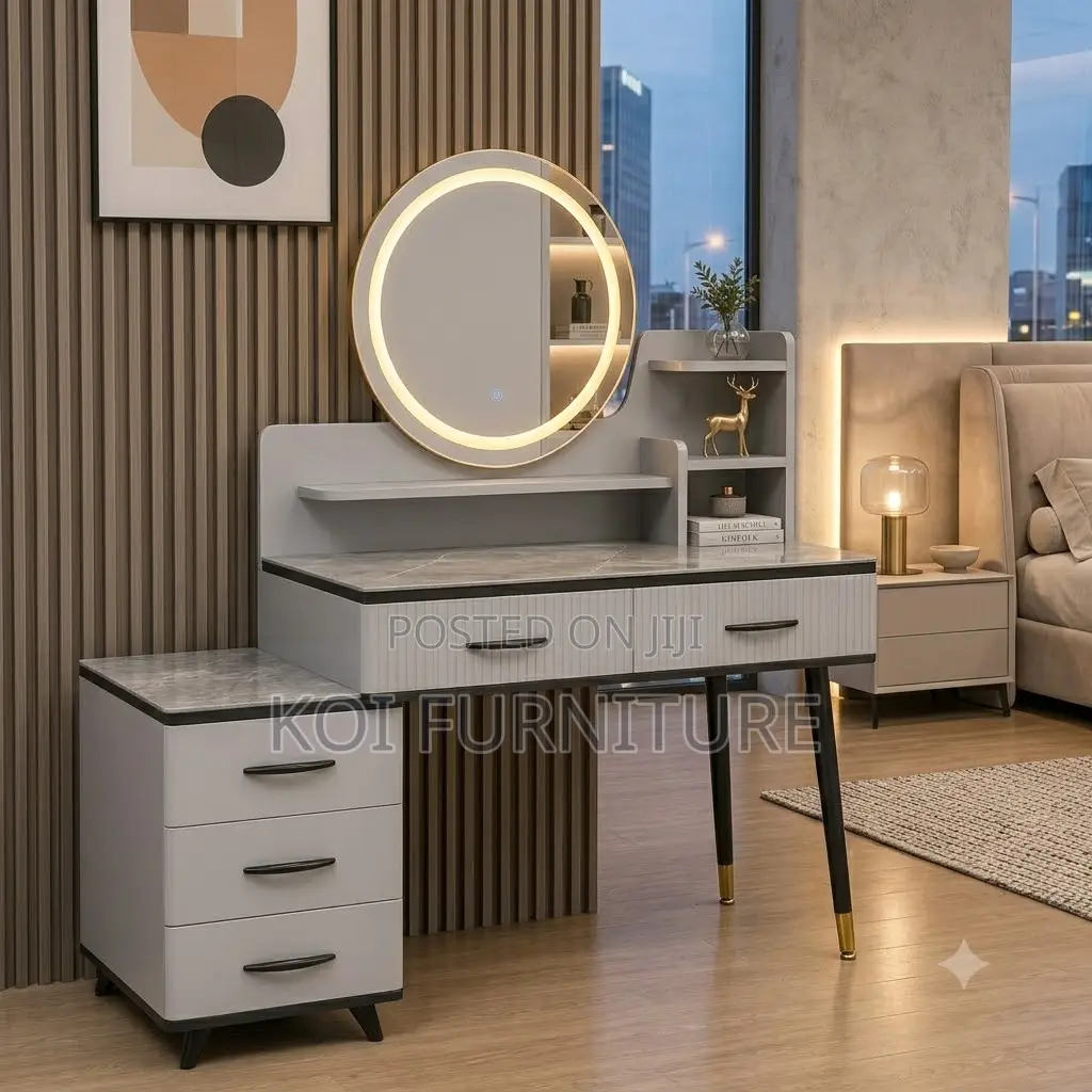 Dressers; Classic Bedroom Elegant Dressing Vanity Table