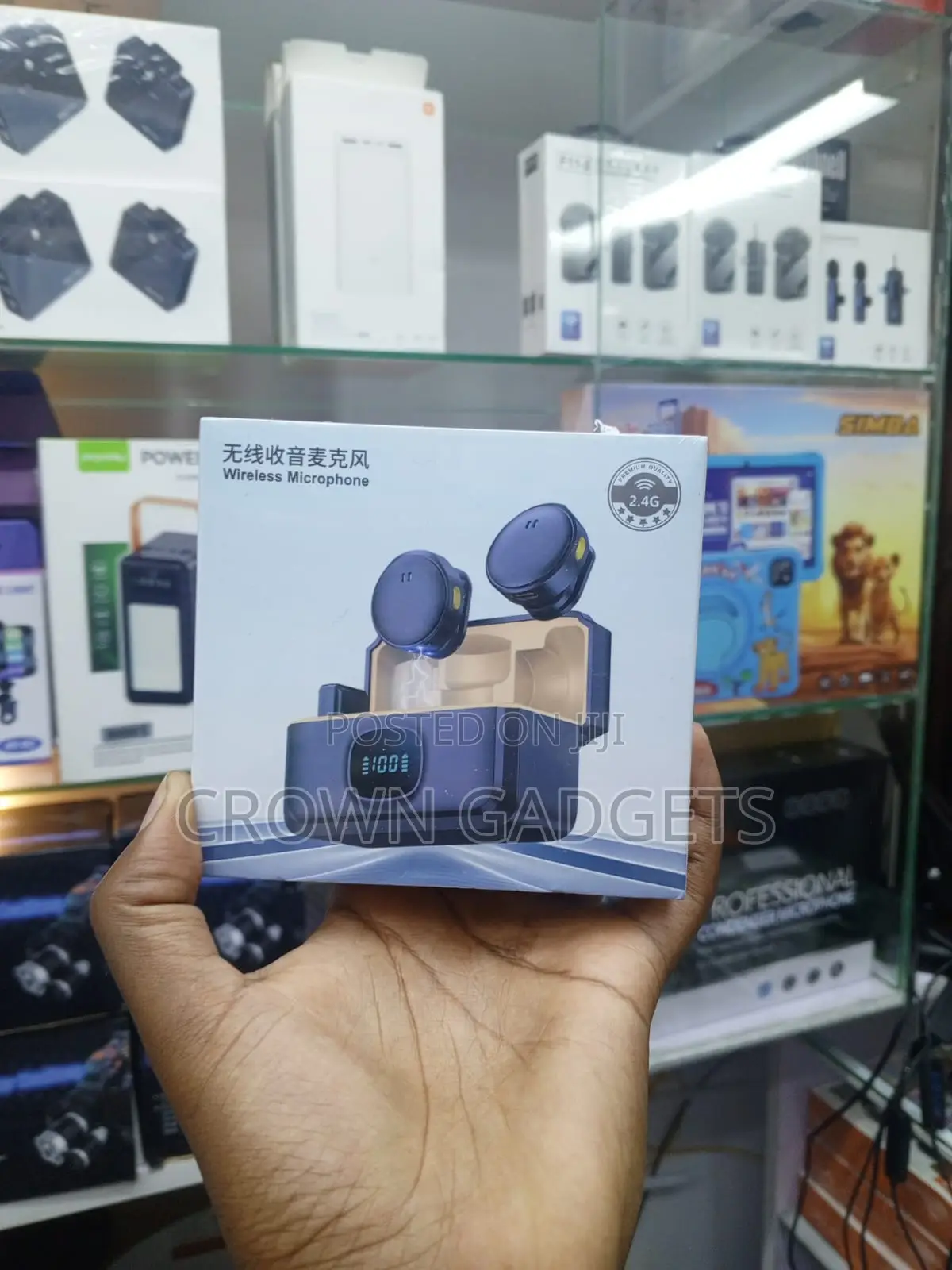 Q8 2.4ghz Wireless Lavalier Microphone for Content Creators
