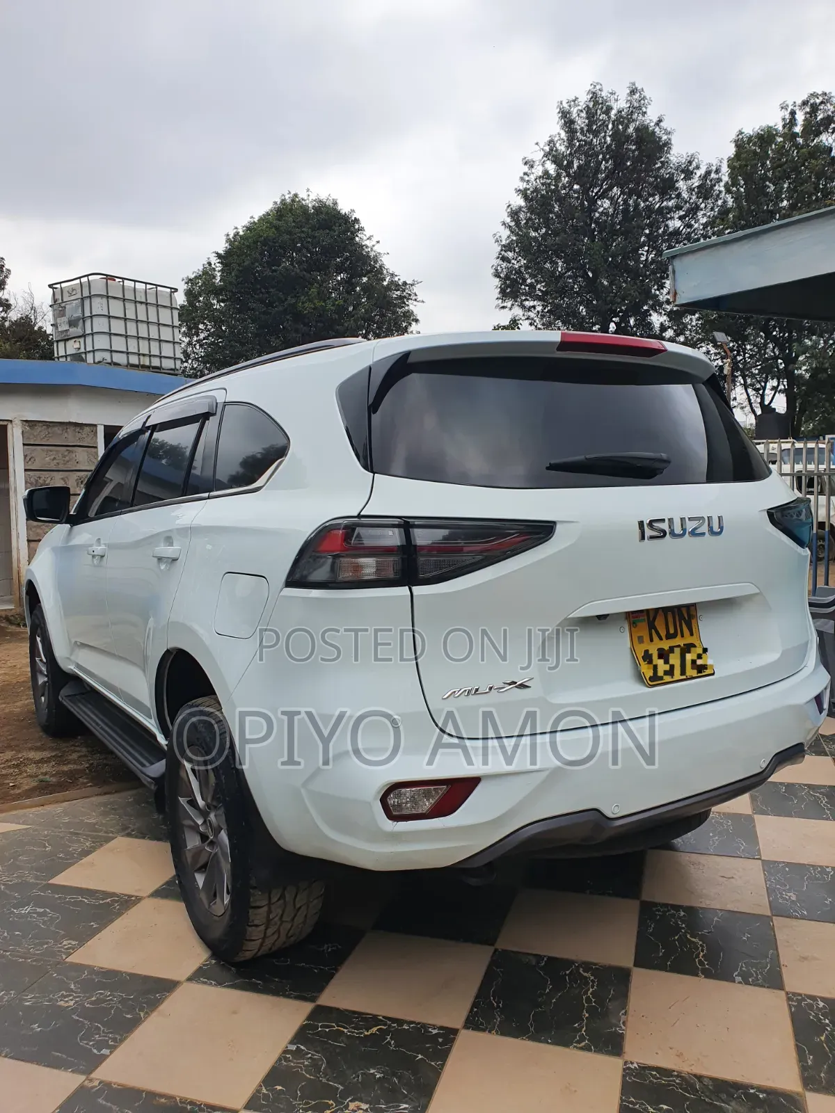 Isuzu MU-X 2023 White